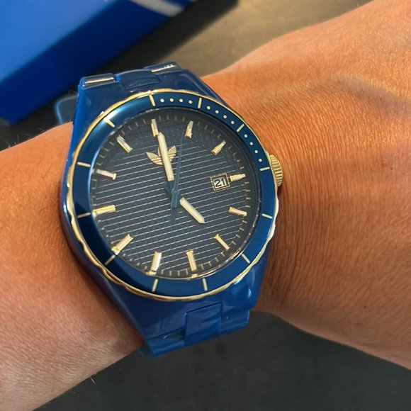 Unisex Adidas Watch - Picture 1 of 3